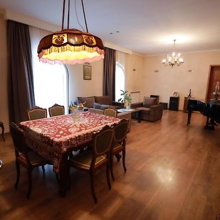 Apartment At 12 Baratashvili Street ティビリシ エクステリア 写真