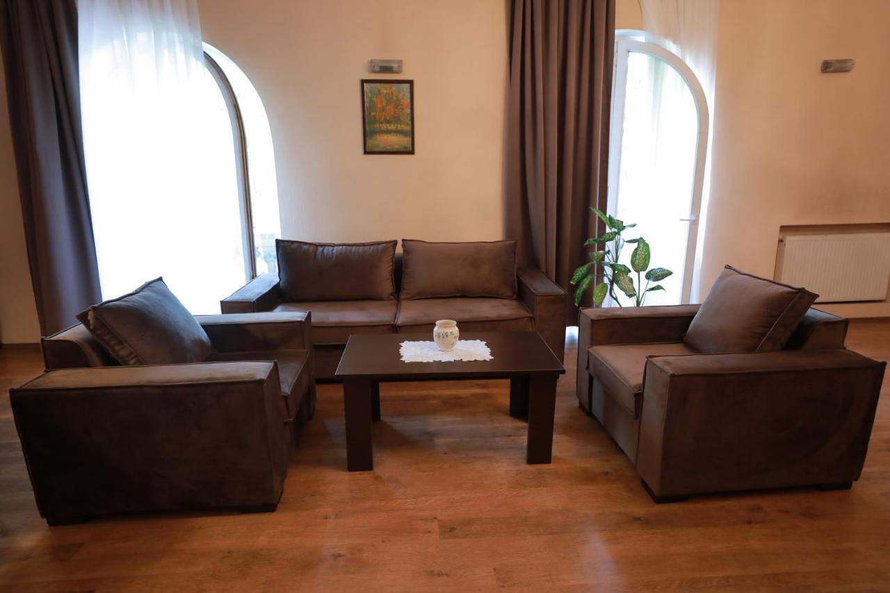 Apartment At 12 Baratashvili Street ティビリシ エクステリア 写真