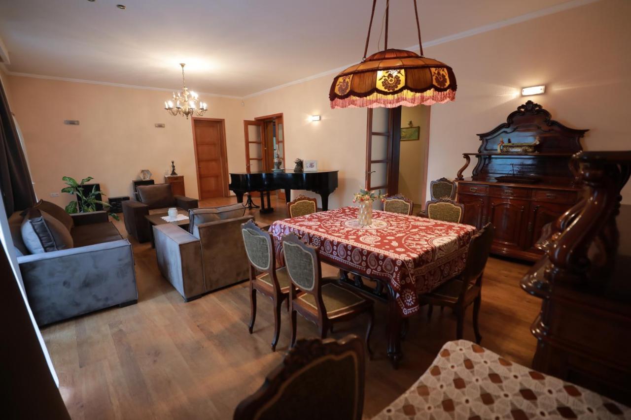 Apartment At 12 Baratashvili Street ティビリシ エクステリア 写真