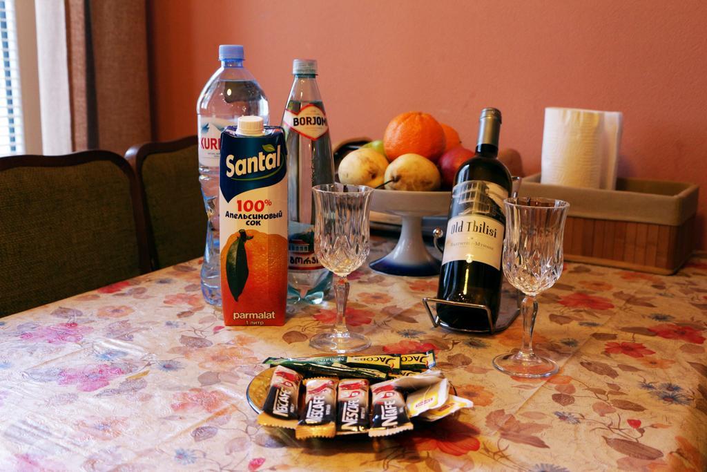 Apartment At 12 Baratashvili Street ティビリシ エクステリア 写真