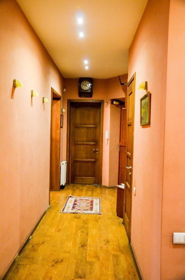 Apartment At 12 Baratashvili Street ティビリシ エクステリア 写真
