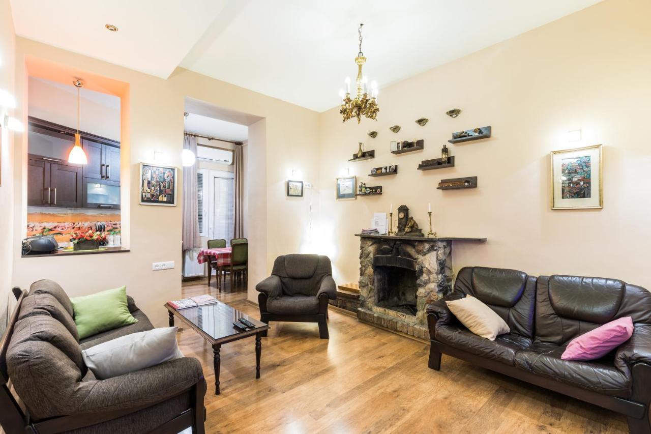 Apartment At 12 Baratashvili Street ティビリシ エクステリア 写真