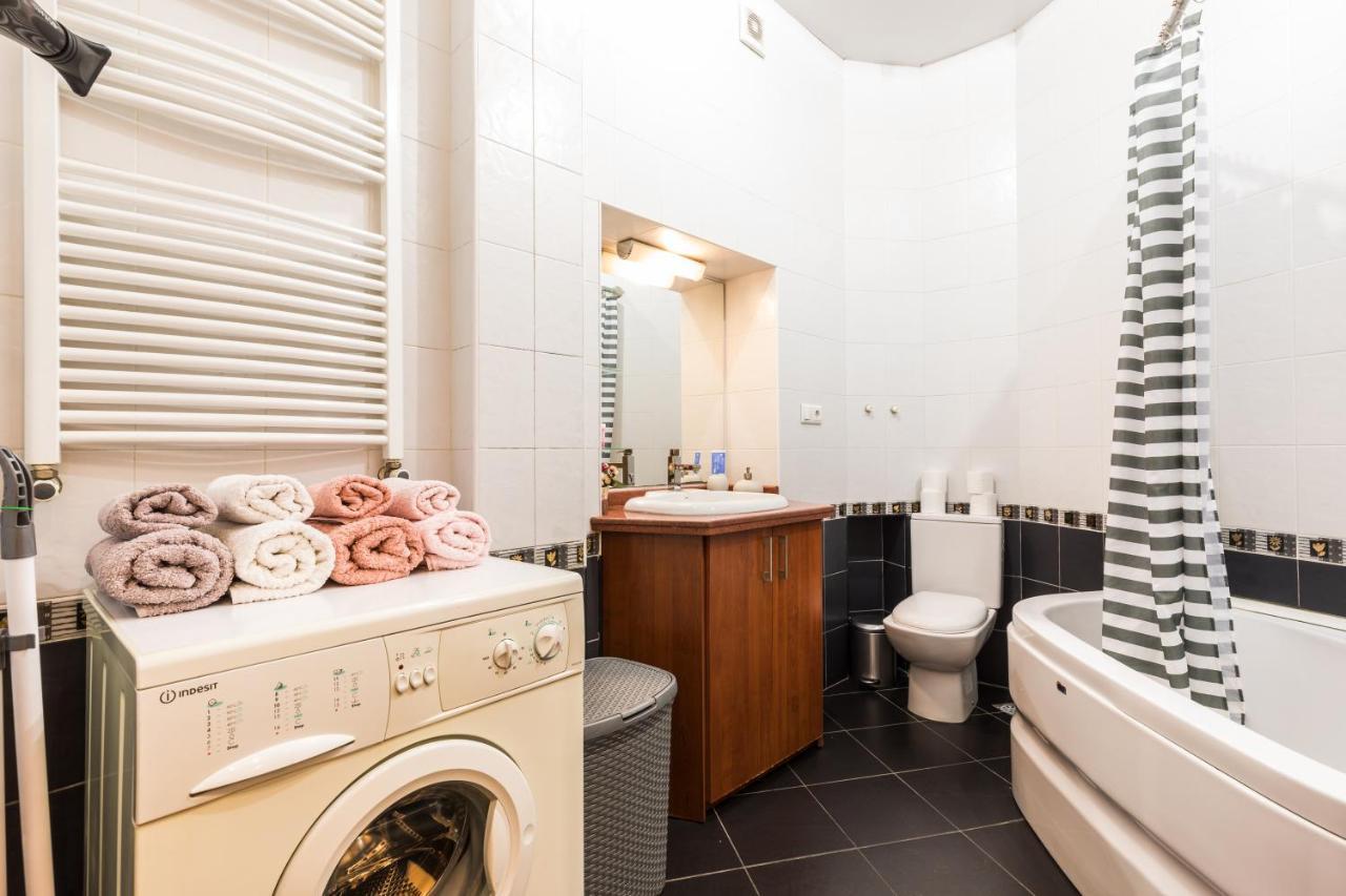 Apartment At 12 Baratashvili Street ティビリシ エクステリア 写真