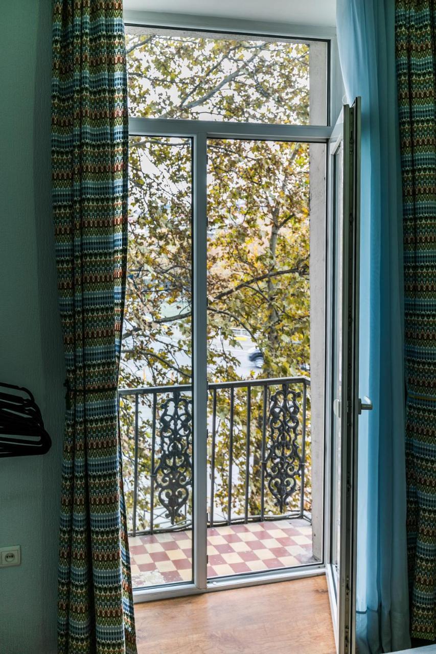 Apartment At 12 Baratashvili Street ティビリシ エクステリア 写真