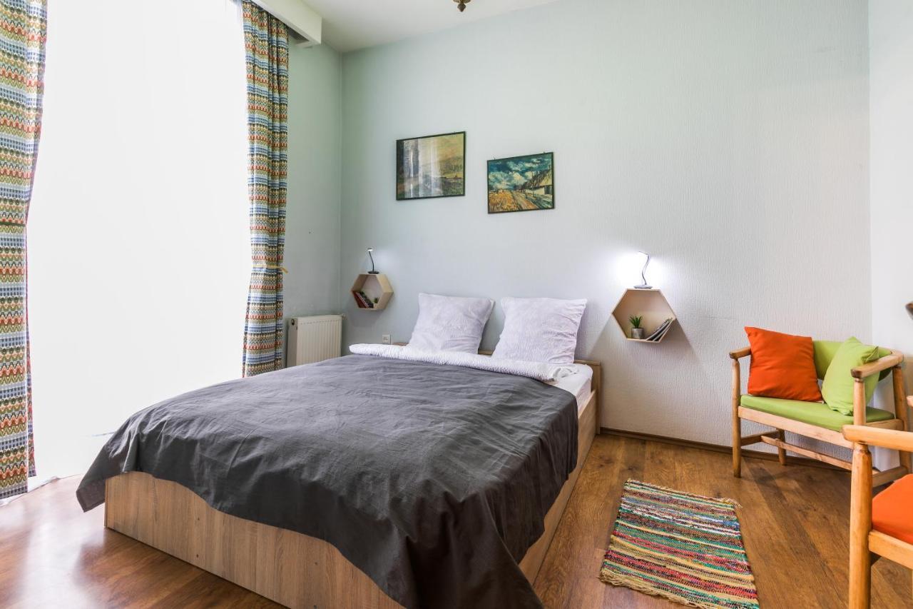 Apartment At 12 Baratashvili Street ティビリシ エクステリア 写真