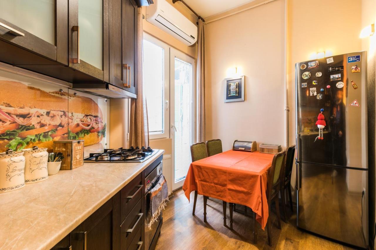 Apartment At 12 Baratashvili Street ティビリシ エクステリア 写真