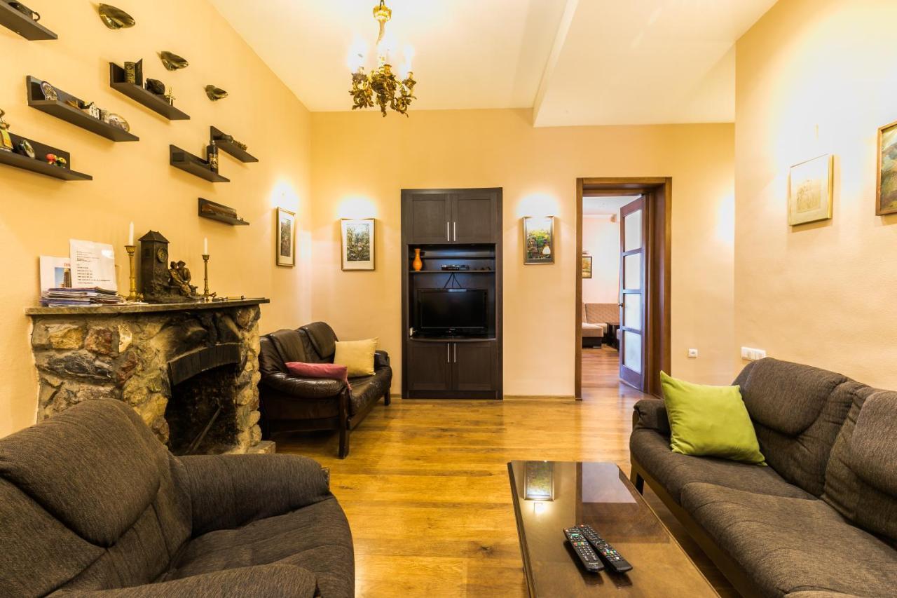 Apartment At 12 Baratashvili Street ティビリシ エクステリア 写真
