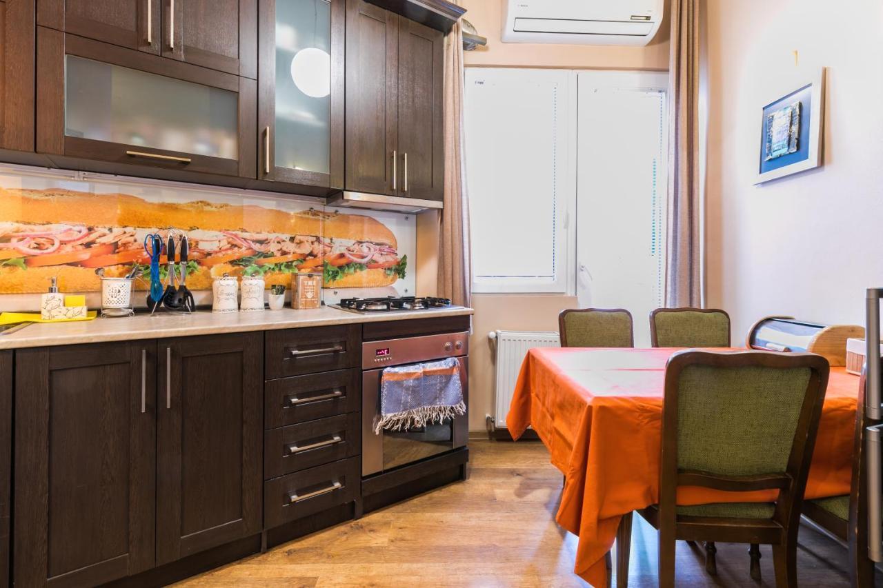 Apartment At 12 Baratashvili Street ティビリシ エクステリア 写真