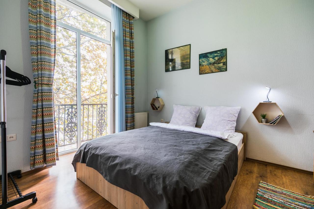 Apartment At 12 Baratashvili Street ティビリシ エクステリア 写真