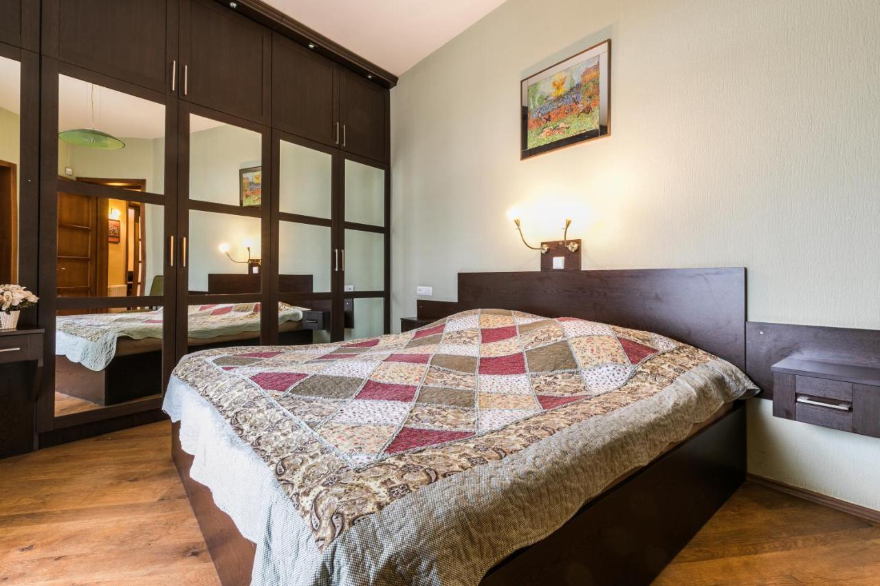 Apartment At 12 Baratashvili Street ティビリシ エクステリア 写真