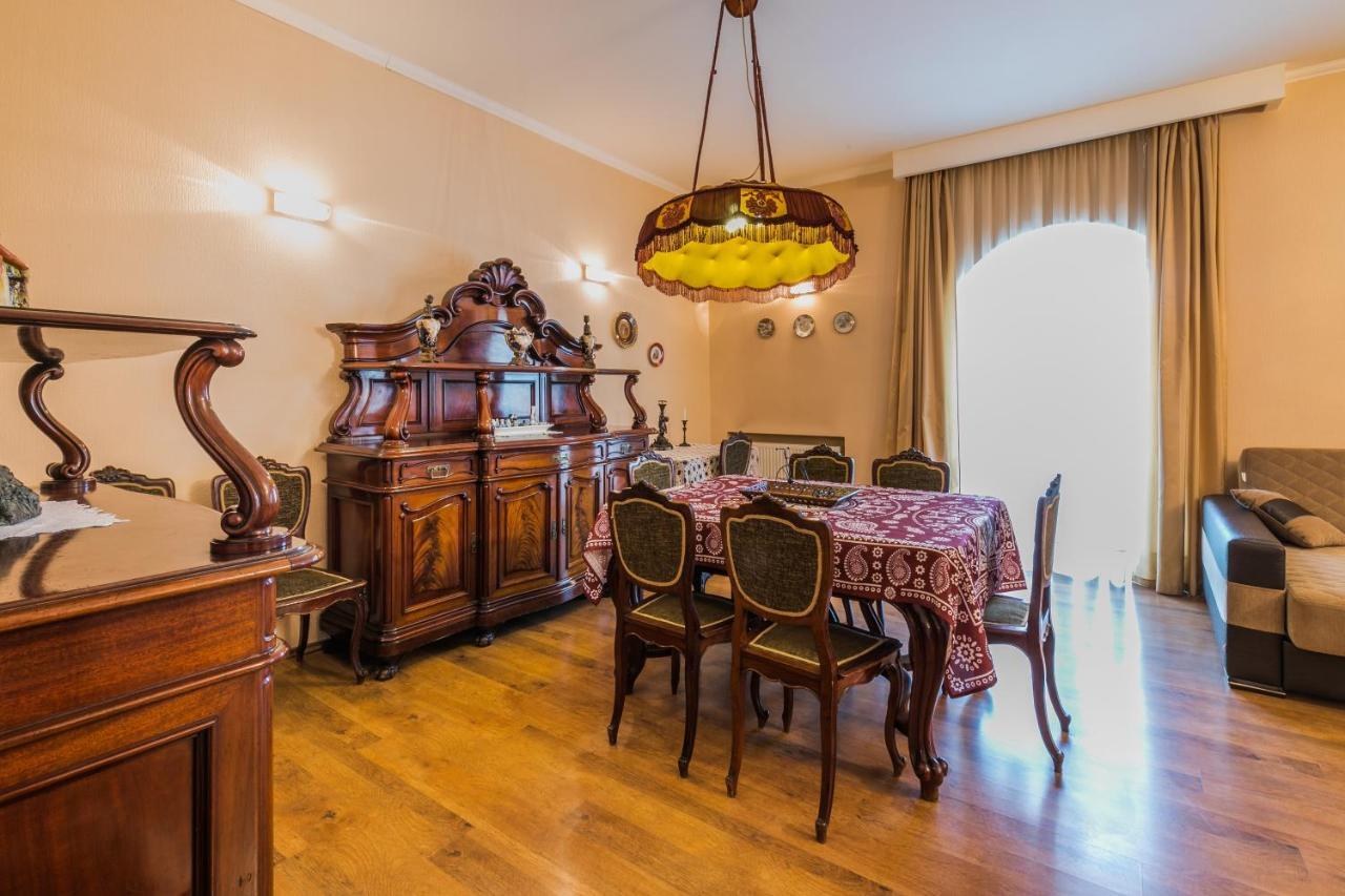 Apartment At 12 Baratashvili Street ティビリシ エクステリア 写真